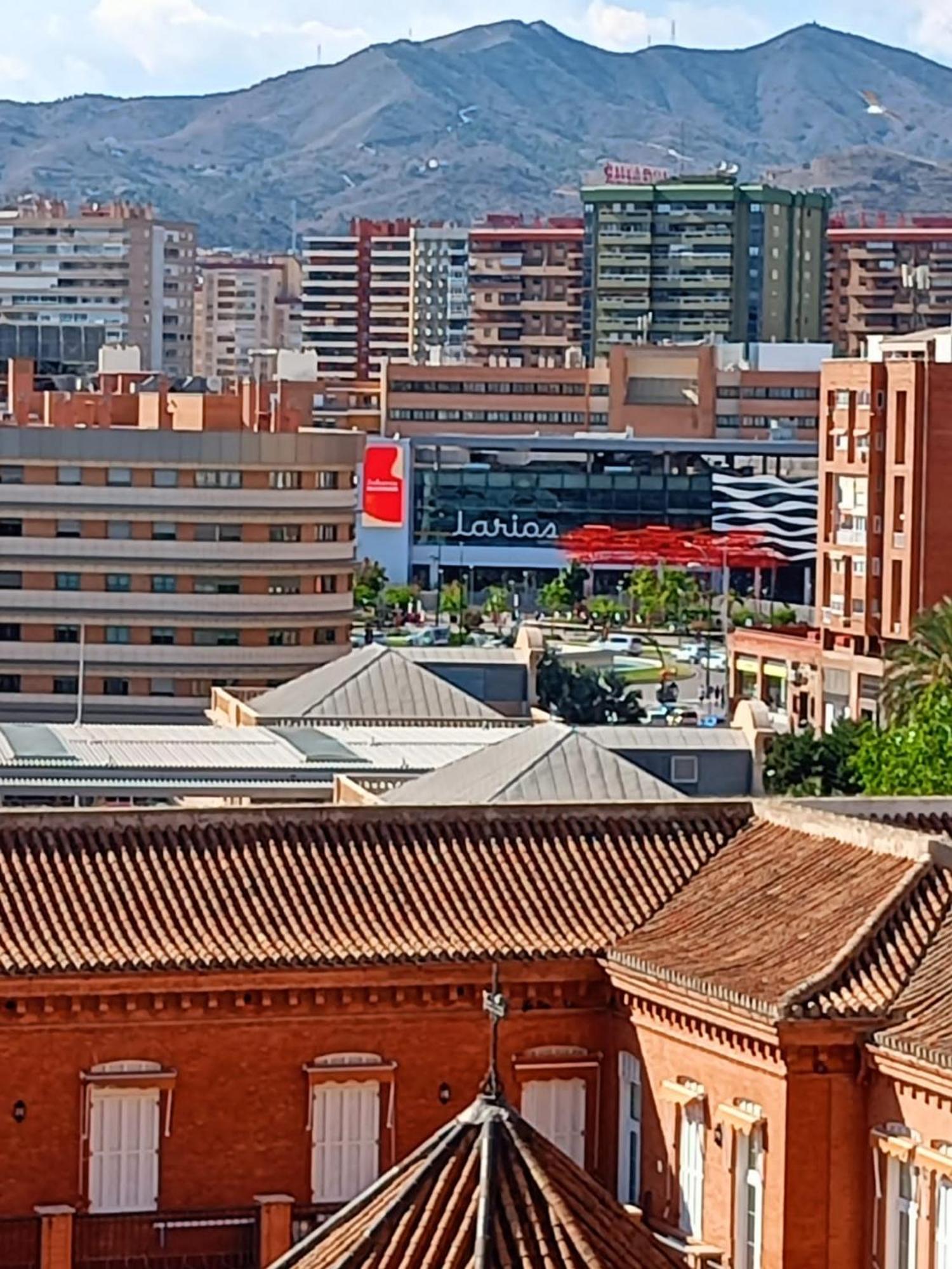 Habitacion Privada Centro Malaga Cerca Tren Maria Zambrano Y Playa Muy Buena Conexion Wifi Exterior foto